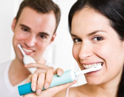 Скидка 89% на чистку зубов Airflow или ультразвуковую чистку! Жемчужный блеск!