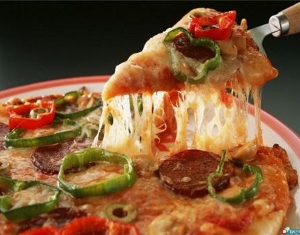 Любая пицца на вынос от кафе Мин Херц со скидкой 50%. Итальянская палитра вкусов за полцены!