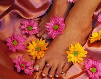 Классический маникюр + педикюр и покрытие гель-лаком GELISH всего за 710 руб. вместо 3500!
