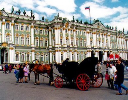 Скидка 58% на трехчасовую обзорную автобусную экскурсию по историческим местам Санкт-Петербурга!