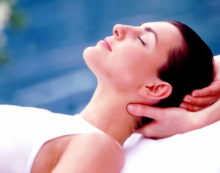 Скидка 70% на  массаж Здоровая спина - cнимите усталость и стресс в студии красоты Бигуди!