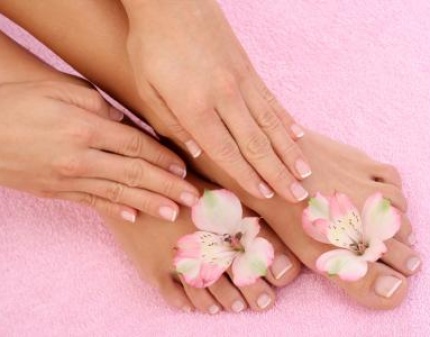Скидка 80% на покрытие SHELLAC (СND) на руках или ногах! Цветное или френч всего за 300 руб.!