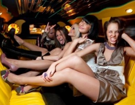 Скидка 50% на 3-х часовую Pre-party вечеринки Призрак Оперы на лимузине! Free Bar + VIP-вход в клуб!