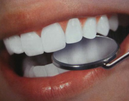 Белоснежные здоровые зубы: AirFlow и чистка зубов в клинике Бэлфар со скидкой 75%!