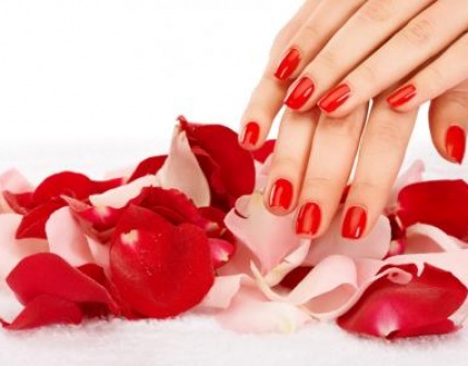 Скидка 67% на маникюр или педикюр с покрытием Shellac (CND) в студии красоты Анастасии Арно!