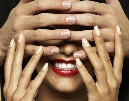 Европейский или японский маникюр с покрытием Alex Beauty Conzept, Shellac, Mozart House! Скидка 60%!