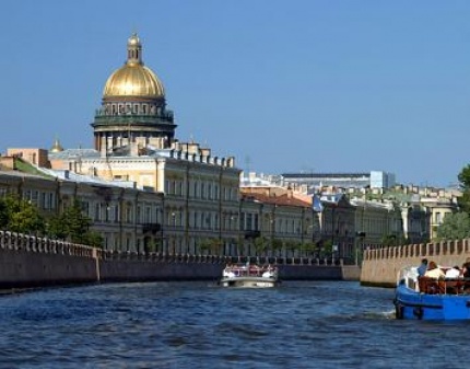 Скидка 54% на прогулку на катере по рекам и каналам Санкт-Петербурга! Почувствуй классику!