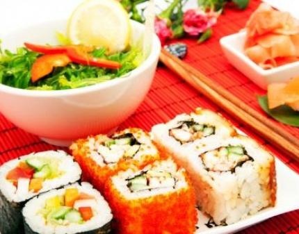 Скидка 50% на доставку суши от sushi-luxe! ОКИНАВА ролл в подарок! Наслаждайтесь!