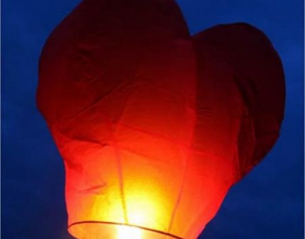 Скидка 60% на 3 красочных небесных фонарика в форме сердца! Чудесный подарок на 14 февраля!