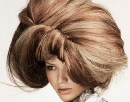 Скидка 60% на стрижку и укладку волос в студии красоты Шёлк! Измени свой стиль!