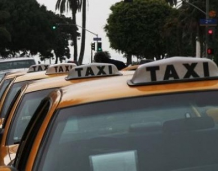 100% скидка на поездку от Службы заказа такси Maxim + скидка 10% на последующие поездки!